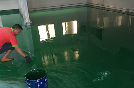 自流平環氧地坪施工公司講下自流平跟平涂型地坪的區別